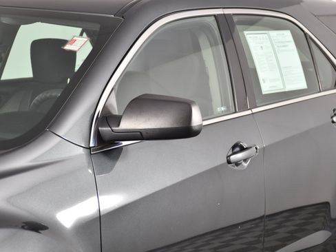 Used 2017 Chevrolet Equinox LS FWD image 13