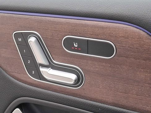 Certified 2023 Mercedes-Benz GLB 250 4MATIC image 23