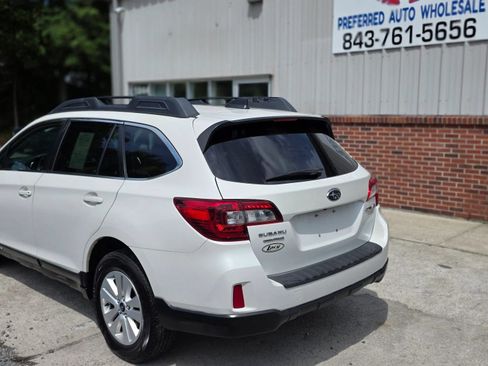Used 2017 Subaru Outback 2.5i Premium AWD/4WD image 5