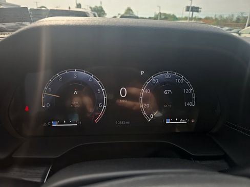 Used 2024 Jeep Grand Cherokee Limited w/ Luxury Tech Group II image 15