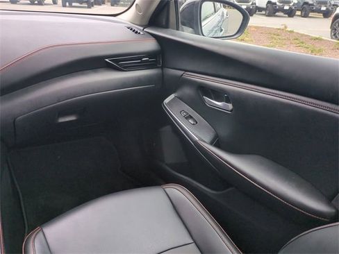 Used 2024 Nissan Sentra SR w/ SR Premium Package image 16