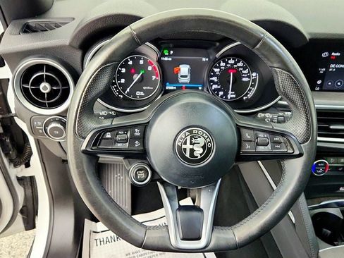 Used 2023 Alfa Romeo Stelvio Ti AWD/4WD image 13
