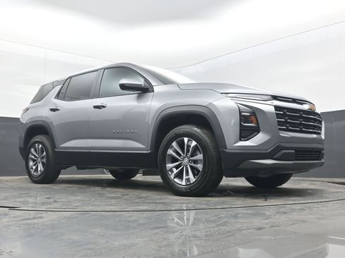 Used 2025 Chevrolet Equinox LT image 20