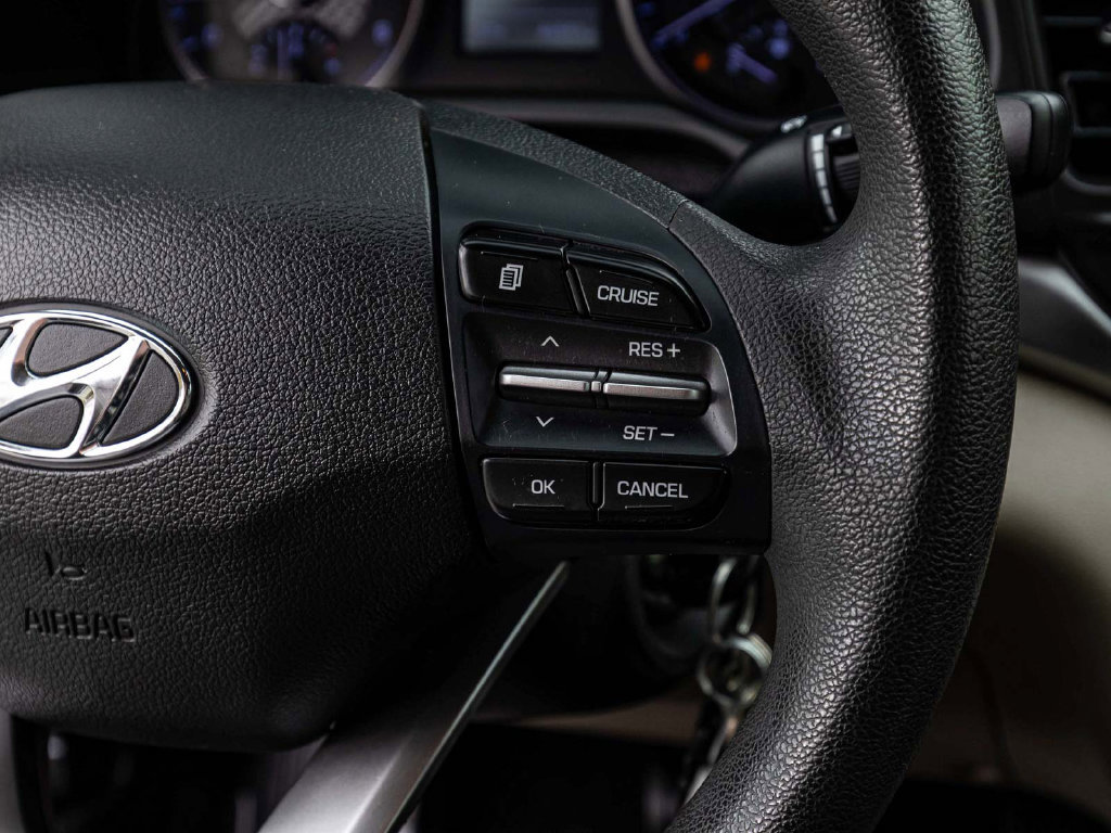 Used 2020 Hyundai Elantra SE FWD image 22