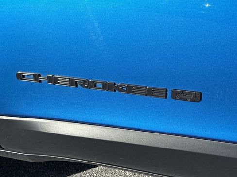 Used 2021 Jeep Cherokee Latitude Lux 80th Anniv w/ Quick Order Package 26U 80TH image 33