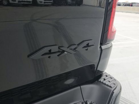 New 2026 RAM 1500 4x4 Crew Cab image 9