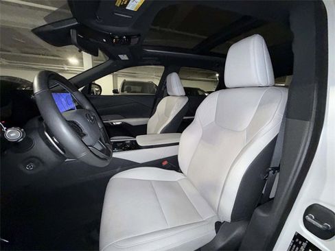 Certified 2023 Lexus RX 350h image 2