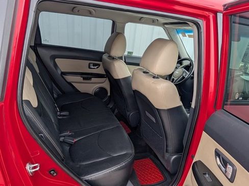 Used 2013 Kia Soul ! w/ Premium Pkg image 25
