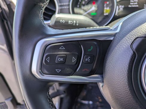 Used 2021 Jeep Wrangler Unlimited Sahara AWD/4WD image 17