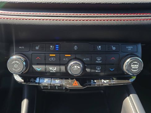 Used 2023 Dodge Durango GT AWD/4WD image 17