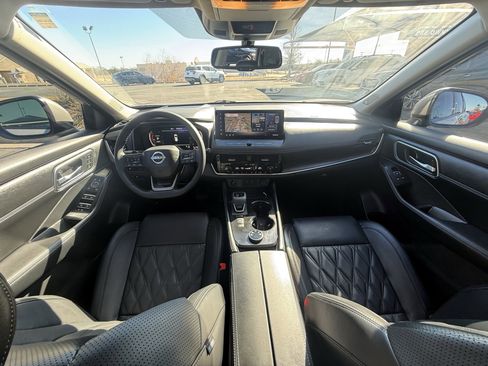 Used 2026 Nissan Rogue Platinum w/ Platinum Premium Package image 21