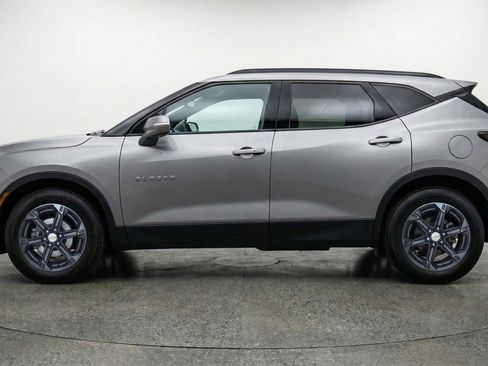 Used 2025 Chevrolet Blazer LT FWD image 5