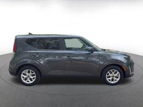 Used 2025 Kia Soul LX w/ LX Technology Package image 16