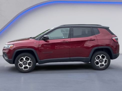 Used 2022 Jeep Compass Trailhawk AWD/4WD image 3