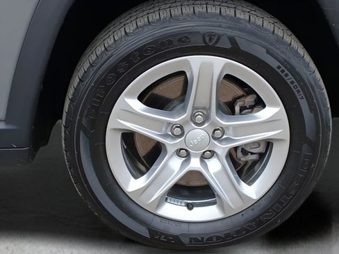 Used 2023 Jeep Compass Latitude w/ Convenience Group image 24