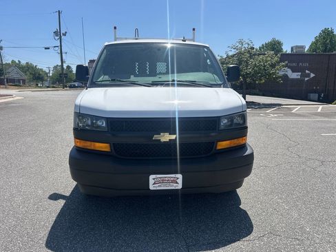Used 2022 Chevrolet Express 2500 w/ Driver Convenience Package RWD image 5