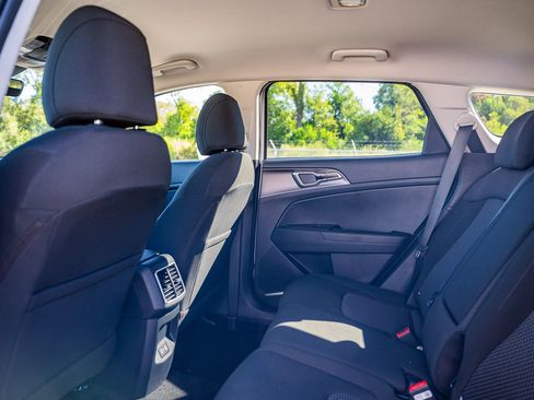 New 2026 Kia Sportage LX FWD image 11