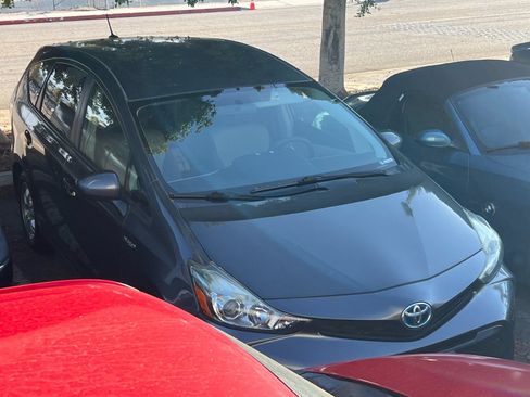 Used 2015 Toyota Prius V Three FWD image 2