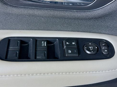 Used 2021 Honda HR-V LX image 23