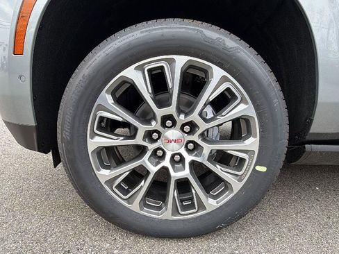 New 2026 GMC Yukon XL Denali image 9