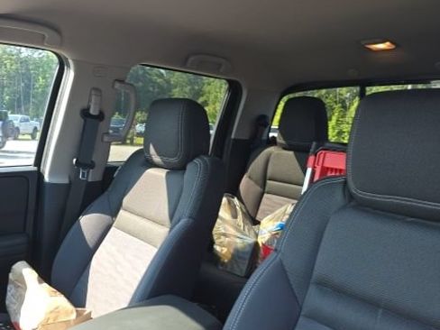 Used 2022 Nissan Frontier SV AWD/4WD image 13