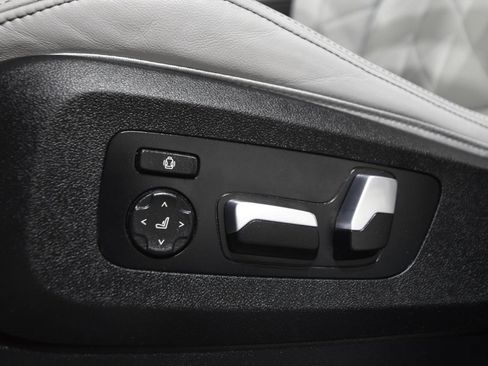 Used 2023 BMW X5 xDrive40i w/ M Sport Package image 16