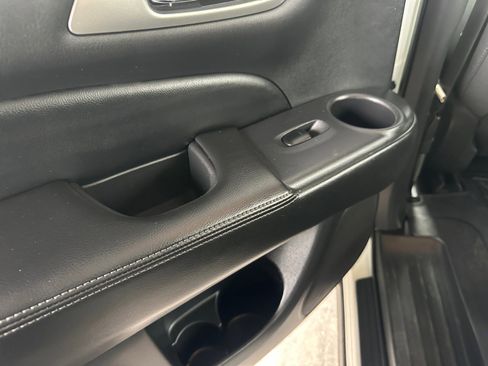 Used 2020 Nissan Pathfinder S image 24