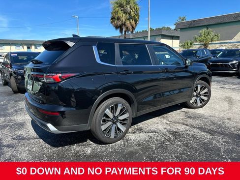 Used 2025 Mitsubishi Outlander SE AWD/4WD image 3