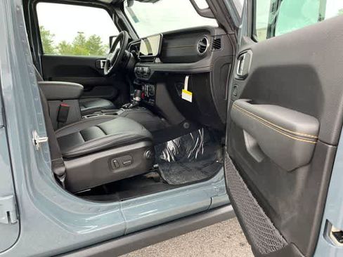 New 2024 Jeep Wrangler Sahara w/ Technology Group image 32