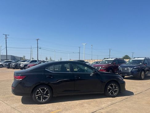Certified 2025 Nissan Sentra SV FWD image 23