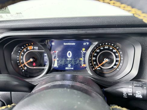 Used 2024 Jeep Wrangler Willys image 15