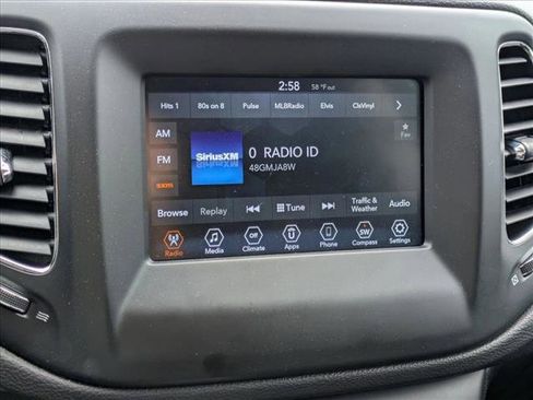 Used 2018 Jeep Compass Sport w/ Tech Group FWD image 15