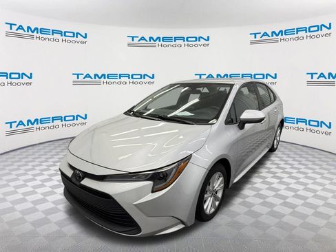 Used 2024 Toyota Corolla LE w/ LE Convenience Package FWD image 1