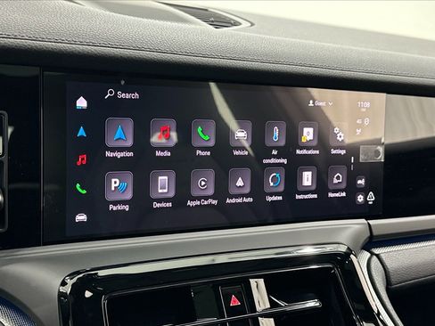 Certified 2024 Porsche Panamera 4 image 33