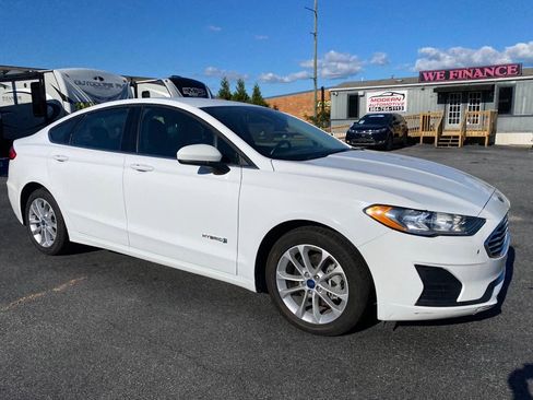 Used 2019 Ford Fusion SE image 6