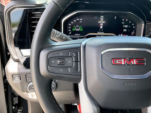 Used 2025 GMC Sierra 3500 SLE AWD/4WD image 18