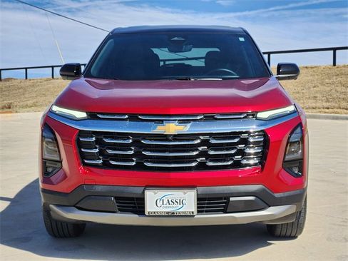 Used 2025 Chevrolet Equinox LT w/ Safety and Technology Package image 3