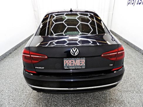 Used 2019 Volkswagen Passat 2.0T Wolfsburg image 5