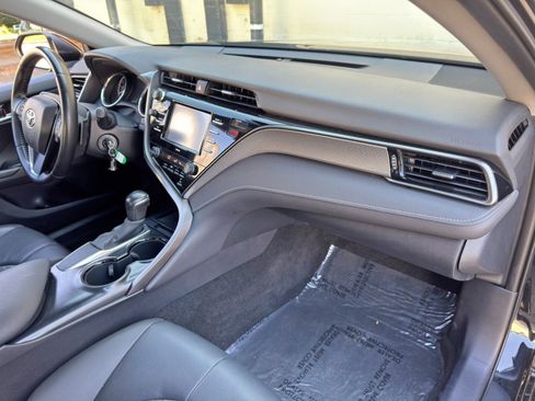 Used 2020 Toyota Camry SE FWD image 13