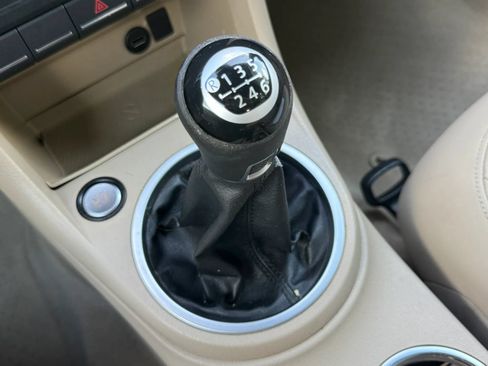 Used 2013 Volkswagen Beetle TDI FWD image 10