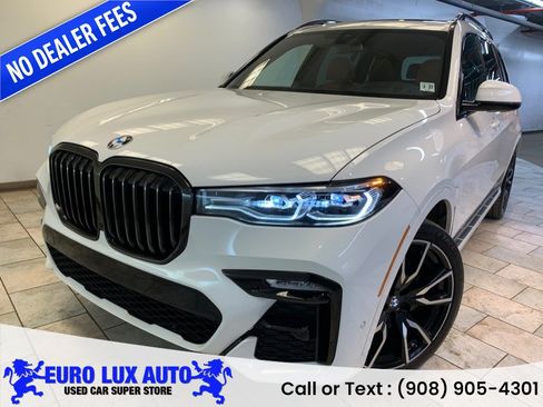 Used 2022 BMW X7 xDrive40i w/ M Sport Package AWD/4WD image 1