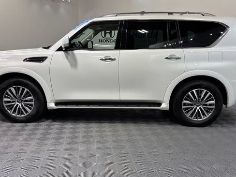 Used 2023 Nissan Armada SL w/ Captain's Chairs Package AWD/4WD image 2
