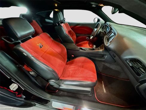 Used 2016 Dodge Challenger R/T Scat Pack RWD image 13