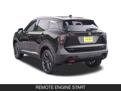 New 2026 Nissan Kicks SR FWD image 7