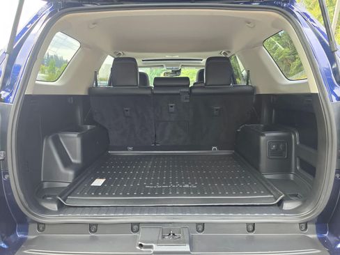 Used 2020 Toyota 4Runner SR5 Premium w/ Moonroof Package AWD/4WD image 31