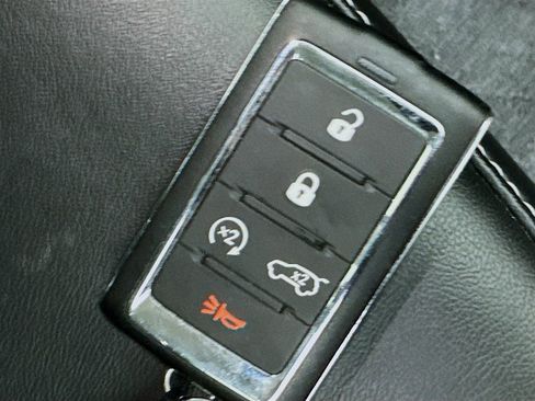 Used 2022 Jeep Grand Cherokee L Limited RWD image 38