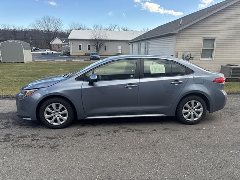 Used 2025 Toyota Corolla LE image 7