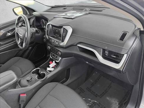 Used 2024 GMC Terrain SLE image 20