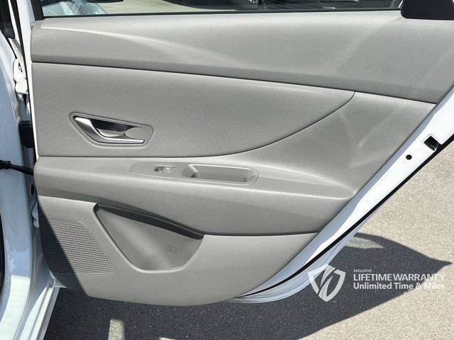 Certified 2025 Hyundai Elantra SEL FWD image 24