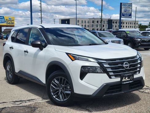 Used 2024 Nissan Rogue S FWD image 29